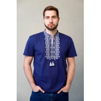 Футболка с вышивкой 